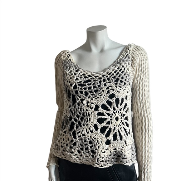 {Free People} Pullover  Crochet Sweater Cream Color Size Medium - Picture 2 of 7